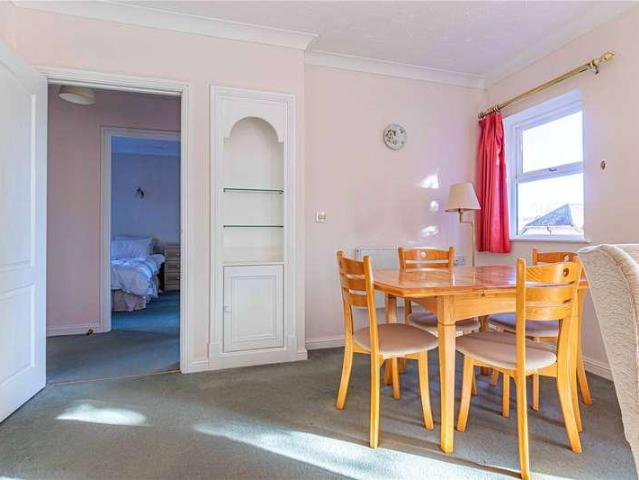 Flat for sale in Radlett, Hertfordshire
