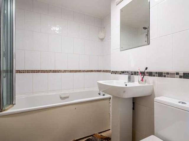 Flat for sale in Hamerton, Kent
