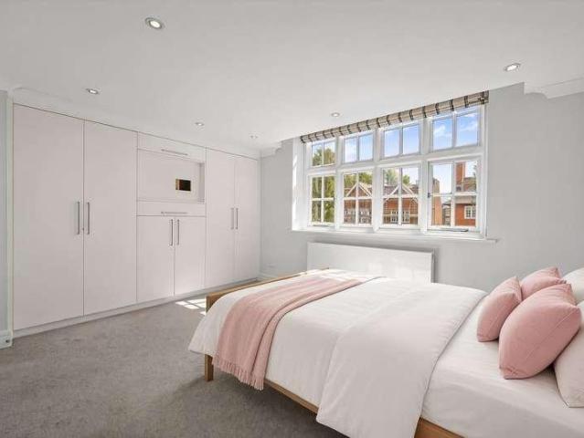Flat for sale in Belsize Park, Primrose Hill