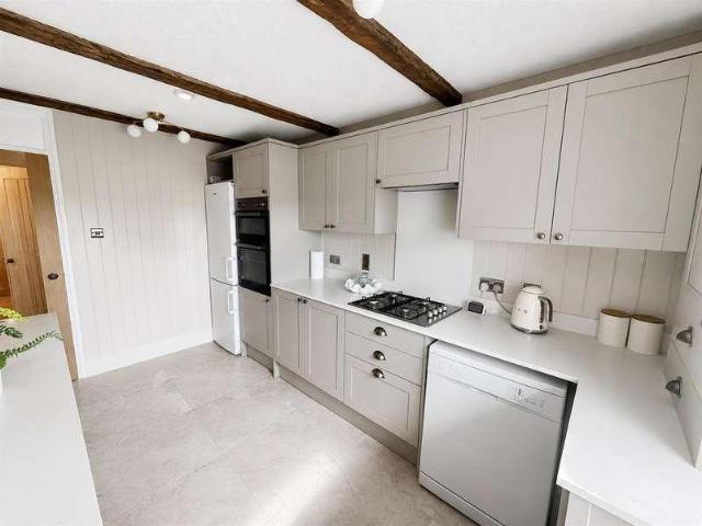 Flat for sale in Red Hill, Surrey