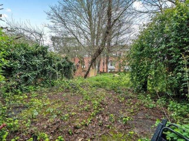 Flat for sale in Reading