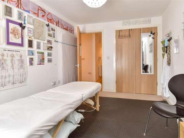 Flat for sale in Queen's Park, Brighton & Hove
