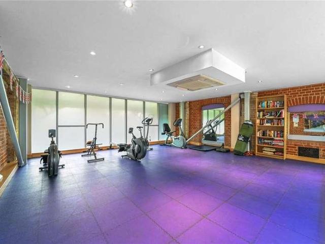 Flat for sale in Mistley, Dale Hill
