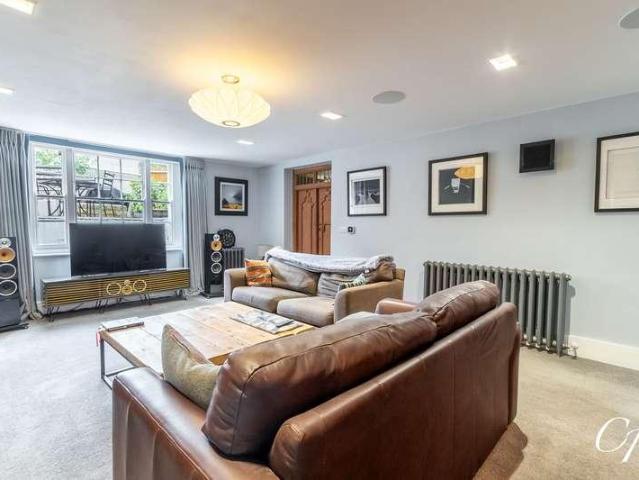 Flat for sale in Golden Valley, Gloucestershire