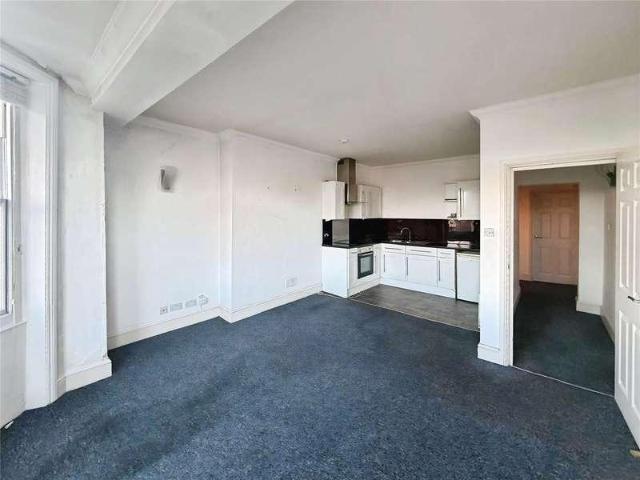 Flat for sale in Brunswick