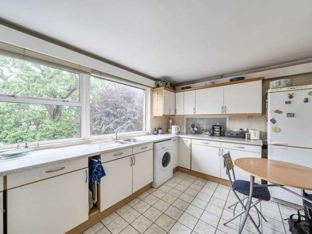 Flat for sale in Pinner, Greater London