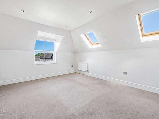 Flat for sale in Marehill, Horsham