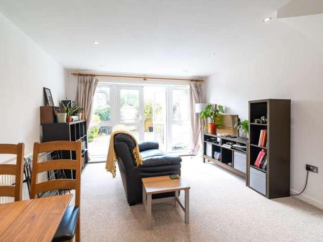 Flat for sale in Dromore, Oxfordshire