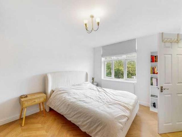 Flat for sale in Eastcote, Greater London