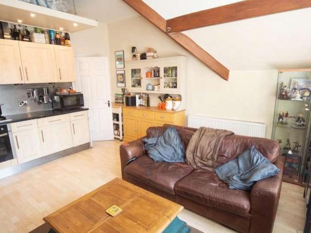 Flat for sale in Highfields, Huddersfield