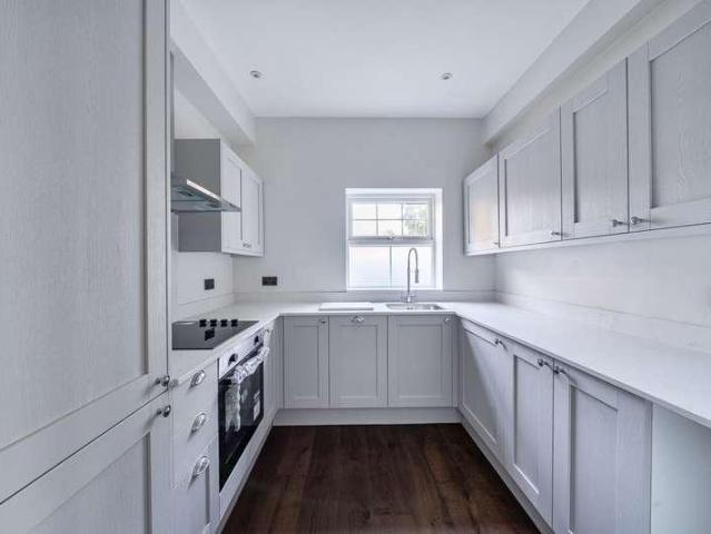 Flat for sale in Little Stanmore, Greater London