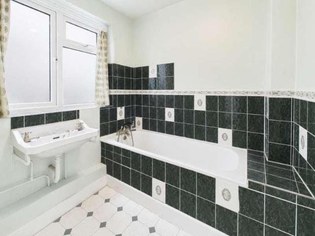 Flat for sale in Upton, Acol