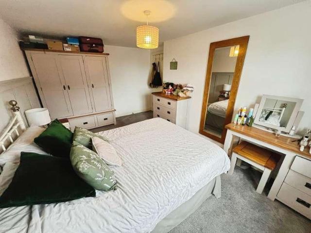 Flat for sale in Lee Bank, Greater Manchester