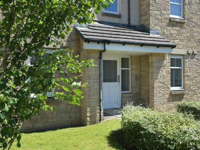 Flat for sale in Bathgate, Scotland