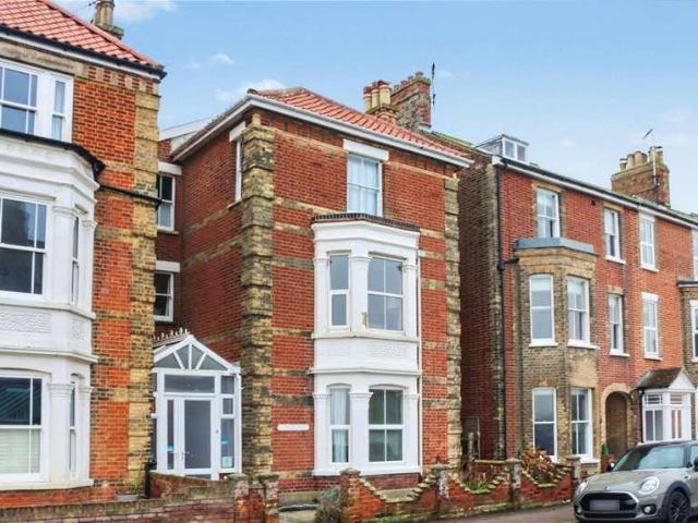 Flat for sale in Eastbridge, Suffolk