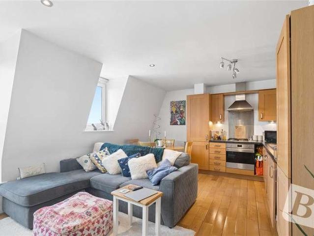 Flat for sale in Wickford