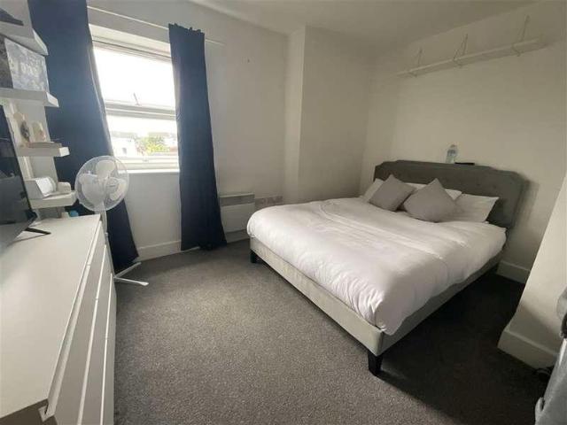 Flat for sale in Wickford