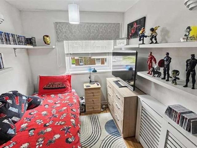 Flat for sale in Wake Green, Birmingham
