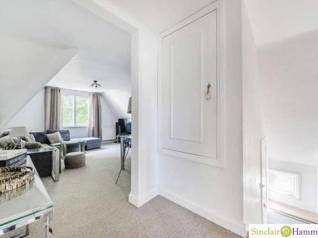 Flat for sale in Greater London