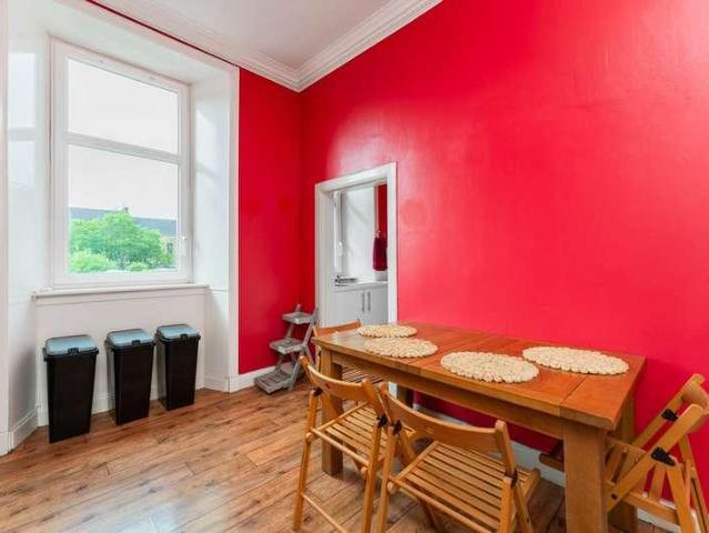 Flat for sale in Strathbungo, Scotland