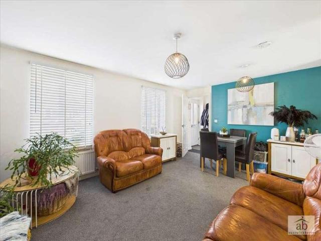 Flat for sale in Eastbridge, Suffolk