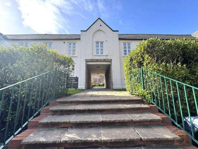 Flat for sale in Meols Cop, Southport