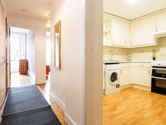 Flat for sale in Southside, Scotland