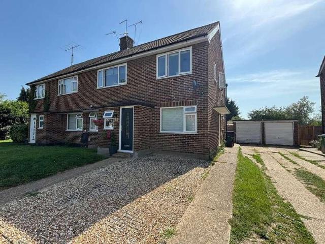 Flat for sale in Five Acres, Hertfordshire