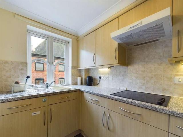 Flat for sale in Hereford And Worcester