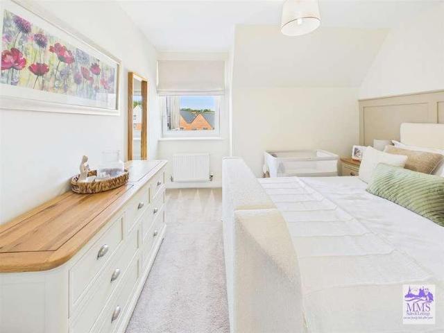 Flat for sale in Snodhurst, Chatham