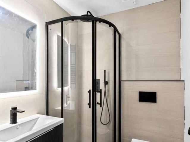 Flat for sale in London Borough of Croydon, Greater London