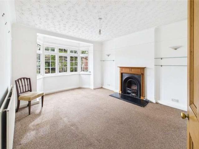 Flat for sale in London Borough of Lambeth, Greater London