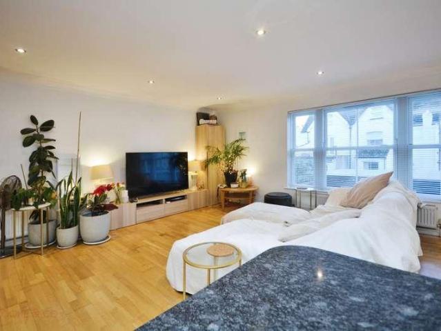Flat for sale in Upton, Acol