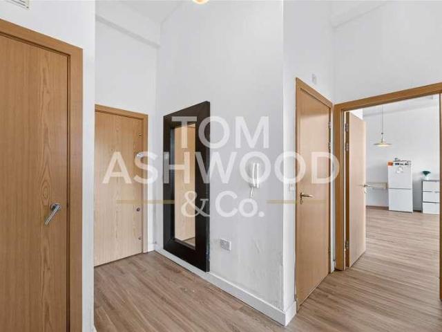Flat for sale in Becontree, Greater London
