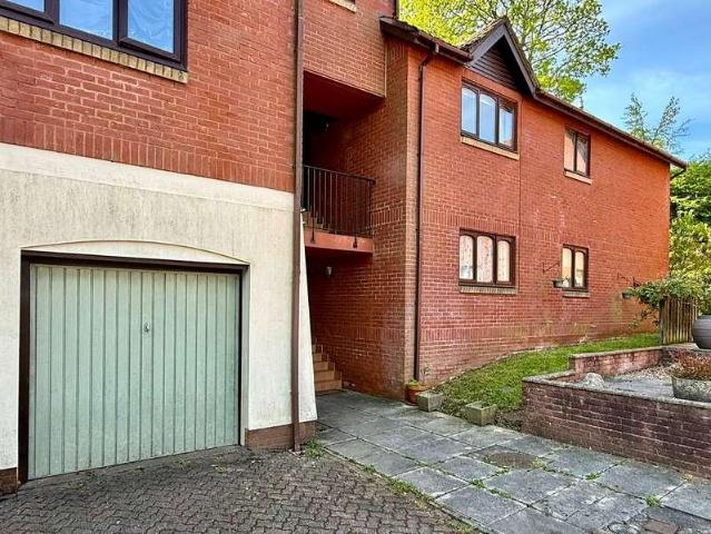 Flat for sale in Newport, Ridgeway