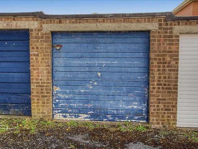 Flat for sale in Pembroke Dock, Wales