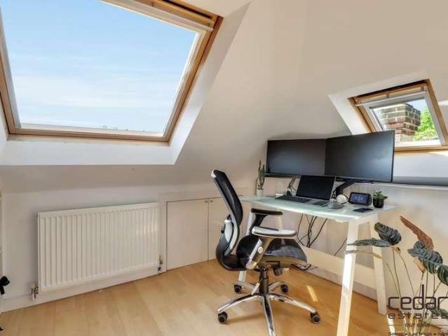 Flat for sale in West Hampstead, Greater London
