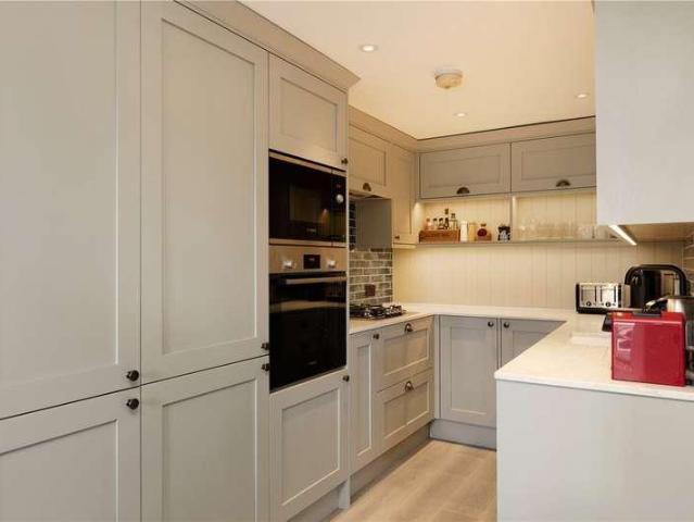 Flat for sale in Putney, Greater London