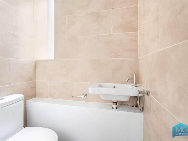 Flat for sale in Muswell Hill, Greater London