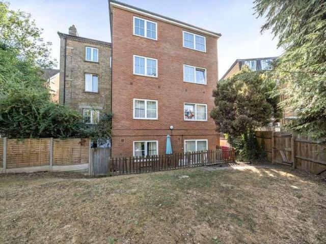 Flat for sale in Anerley, Greater London