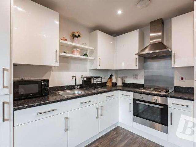 Flat for sale in Wickford