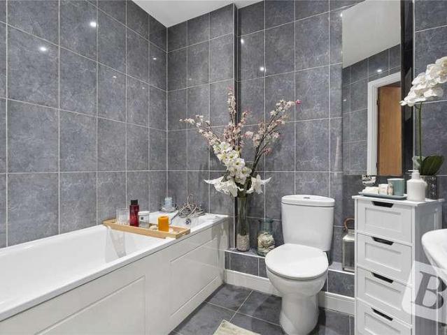 Flat for sale in Rush Green, Greater London
