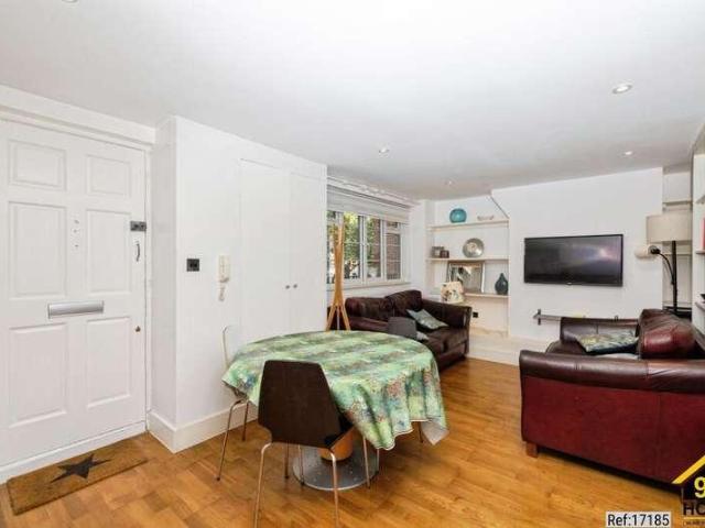 Flat for sale in Holborn, Greater London