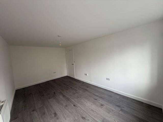 Flat for sale in Chalvey, Slough