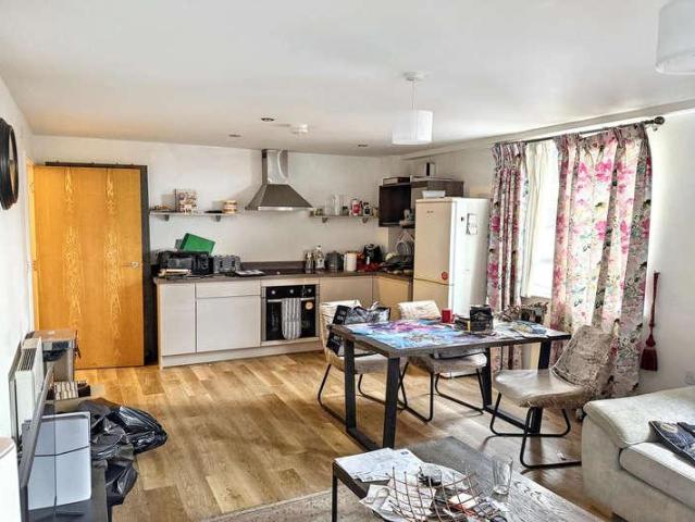 Flat for sale in Tiger Bay, Cardiff