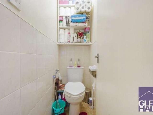 Flat for sale in New Southgate, Greater London