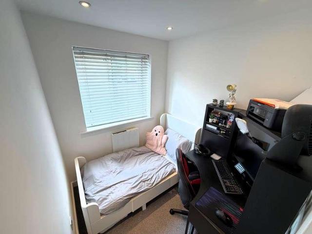 Flat for sale in Lower Halliford, Surrey