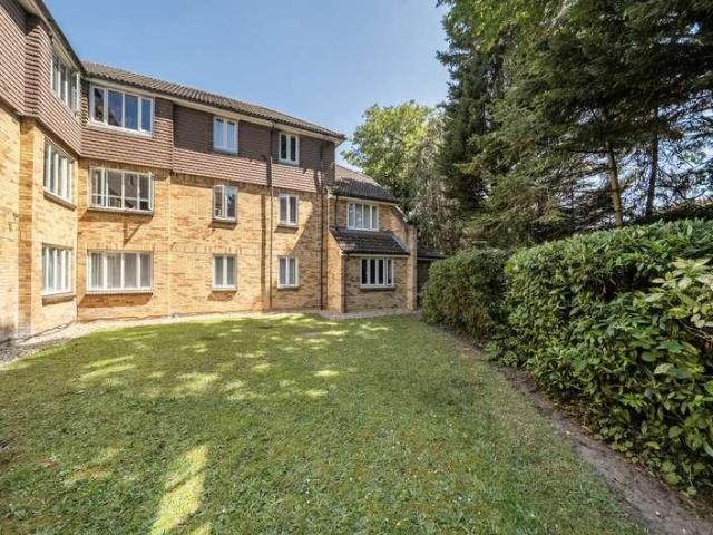 Flat for sale in Clewer Village, Windsor