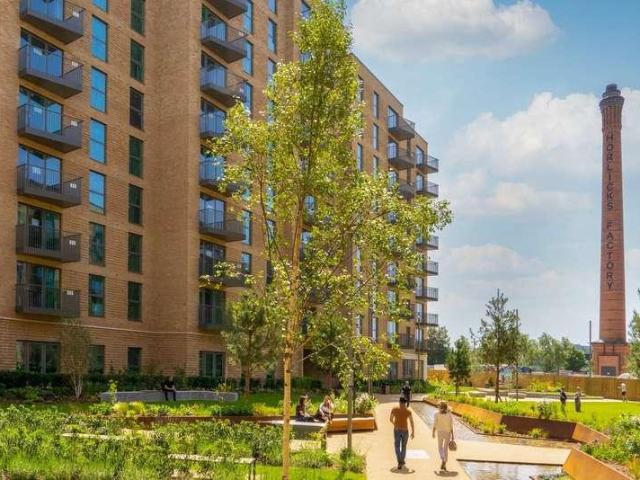 Flat for sale in Slough