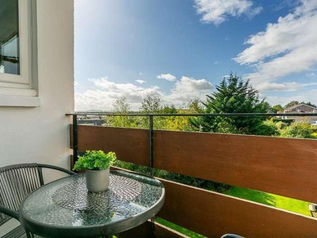 Flat for sale in Maybury, Scotland
